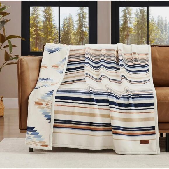 Pendleton Savanna Stripe Plush Reversible Throw Blanket 50x70 NWT Cozy Heritage - Picture 3 of 7